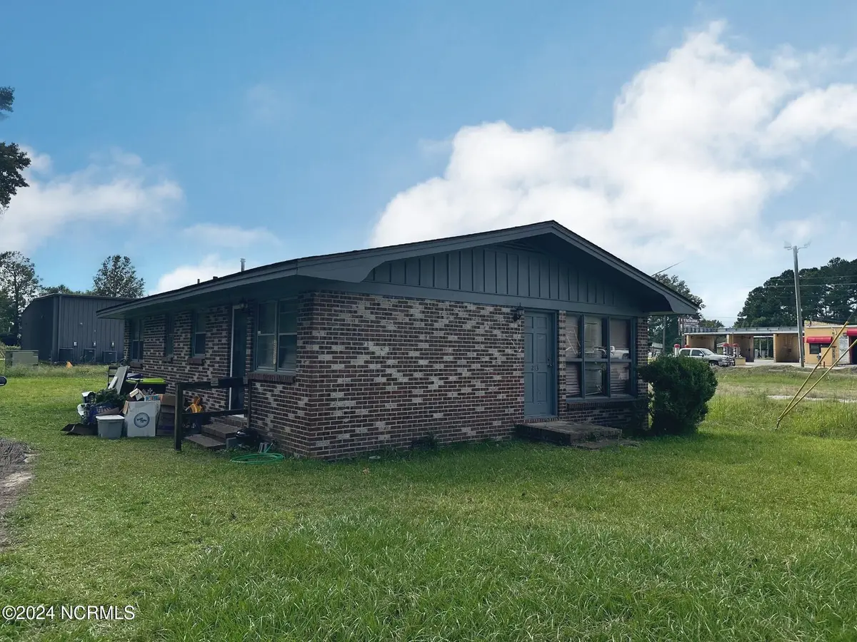 213 W Burkhead Street, Whiteville, NC 28472 - Image #1