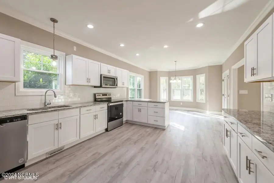 132 Cedar Point Drive, Wallace, NC 28466 - Image #2