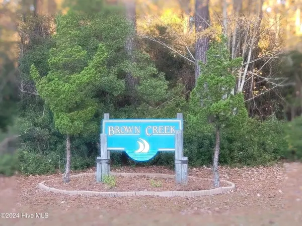 258 Port Drive, Oriental, NC 28571