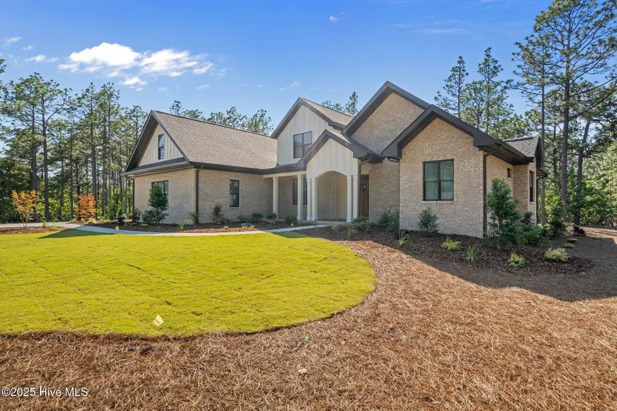 201 Meyer Farm Drive, Pinehurst, NC 28374 - Image #2
