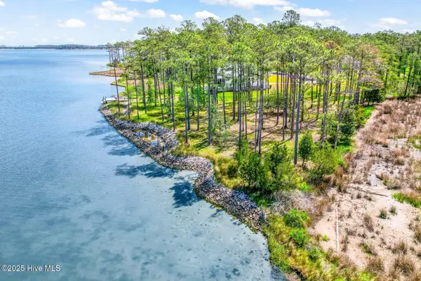 241 Oyster Point Road, Oriental, NC 28571