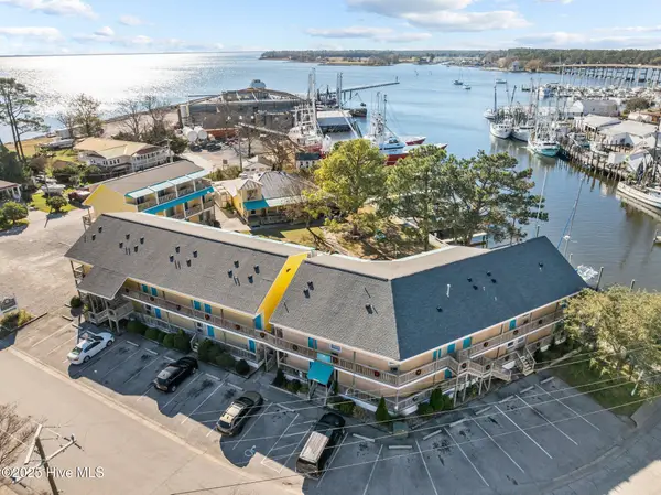 305 South Avenue # 33, Oriental, NC 28571