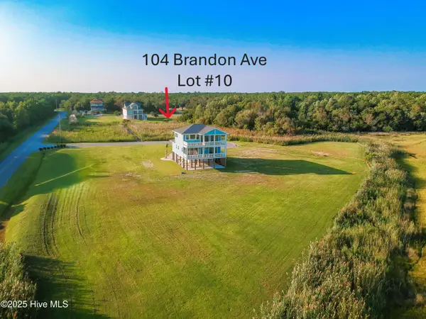 104 Brandon Avenue, Hubert, NC 28539