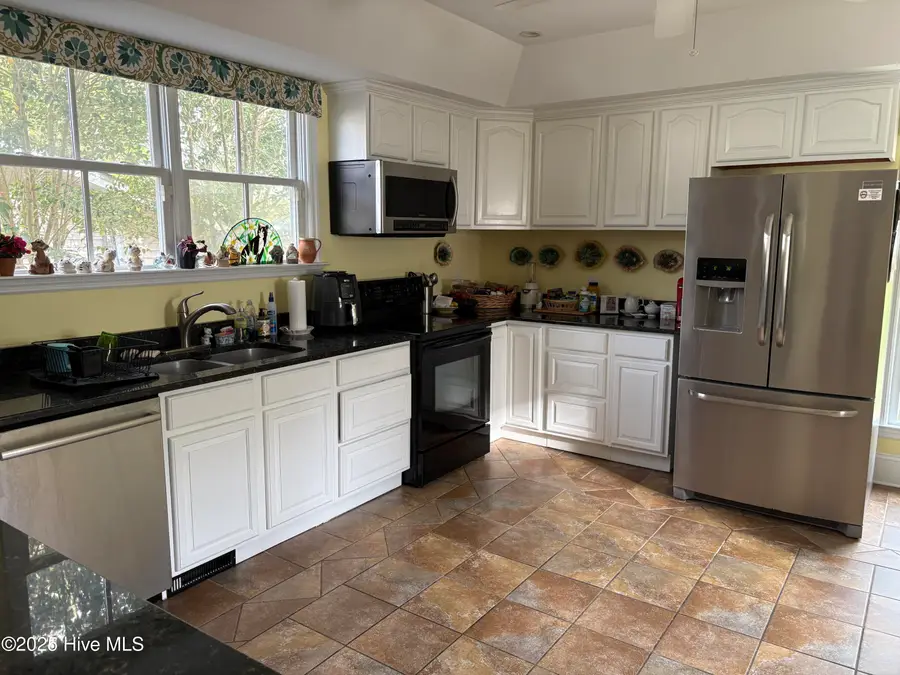 1418 Spencer Avenue, New Bern, NC 28560 - Image #3