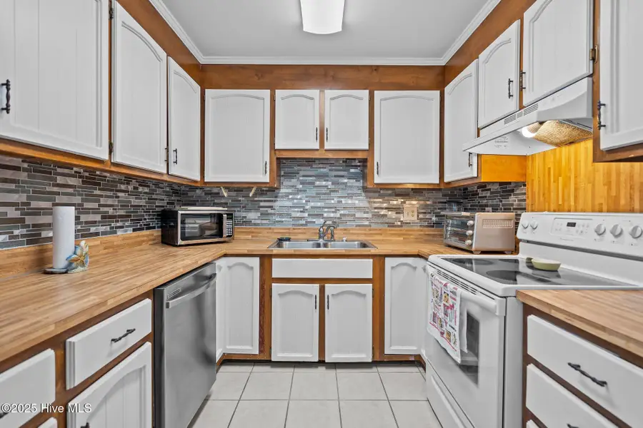 1308 Carolina Beach Avenue N #2c, Carolina Beach, NC 28428 - Image #3