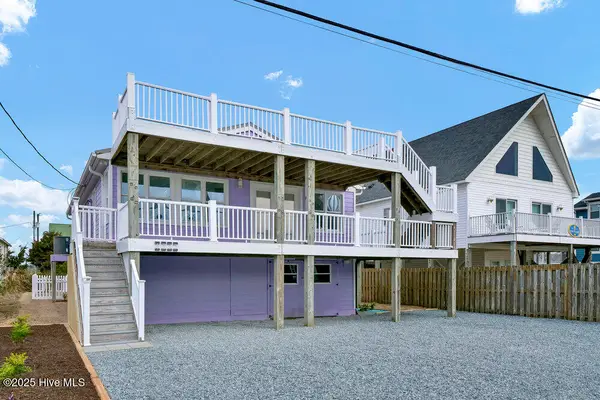 1207 N Topsail Drive, Surf City, NC 28445