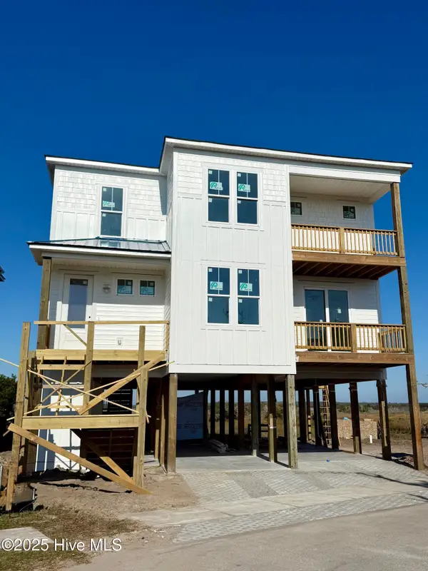 107 S Boca Bay Lane, Surf City, NC 28445