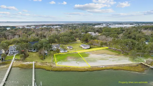 184 Lennoxville Point Road, Beaufort, NC 28516