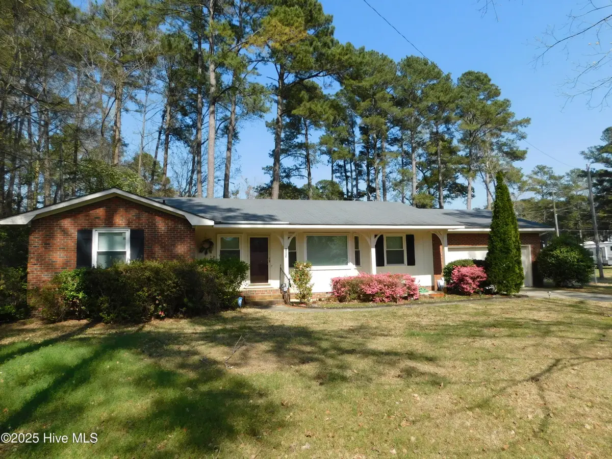 1003 W Scotsdale Road, Laurinburg, NC 28352 - Image #1