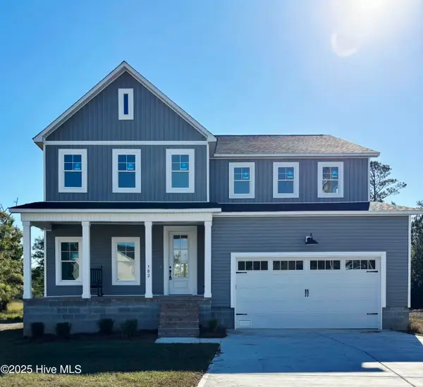 302 E Ivybridge Drive, Hubert, NC 28539