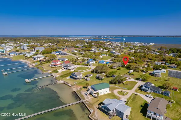 1072 Island Road, Harkers Island, NC 28531