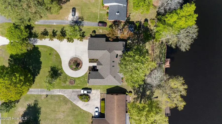 220 Shoreline Drive, New Bern, NC 28562 - Image #2