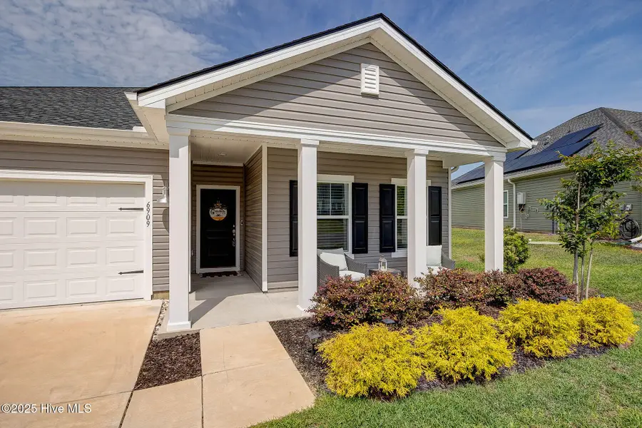 6909 English Holly Court Sw, Ocean Isle Beach, NC 28469 - Image #2