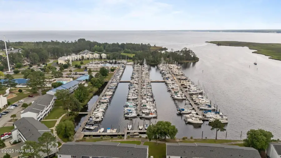 2201 Harbourside Drive, New Bern, NC 28560 - Image #2