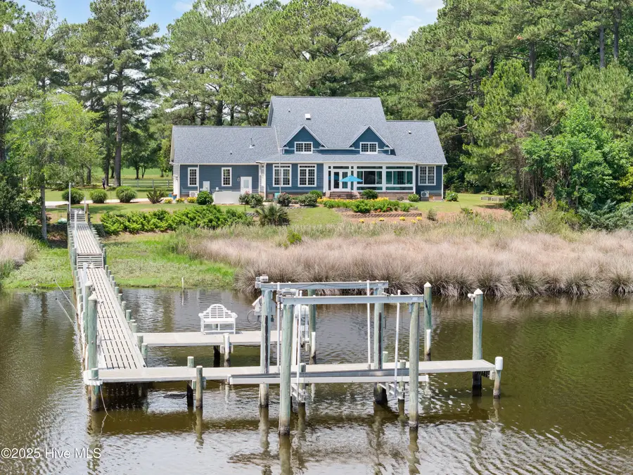 555 Dawson Creek Drive, Arapahoe, NC 28510 - Image #2