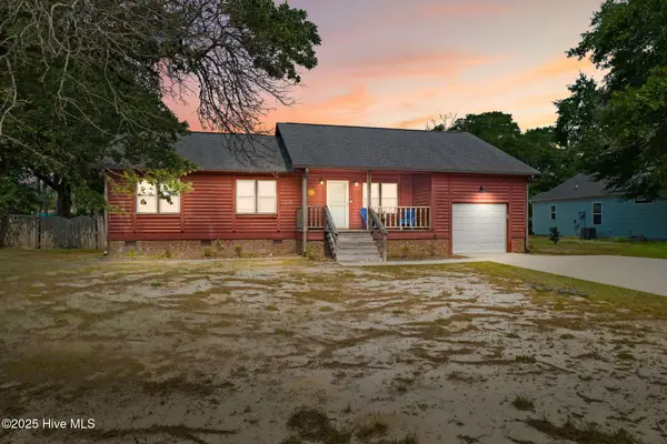 103 NE 17th Street, Oak Island, NC 28465