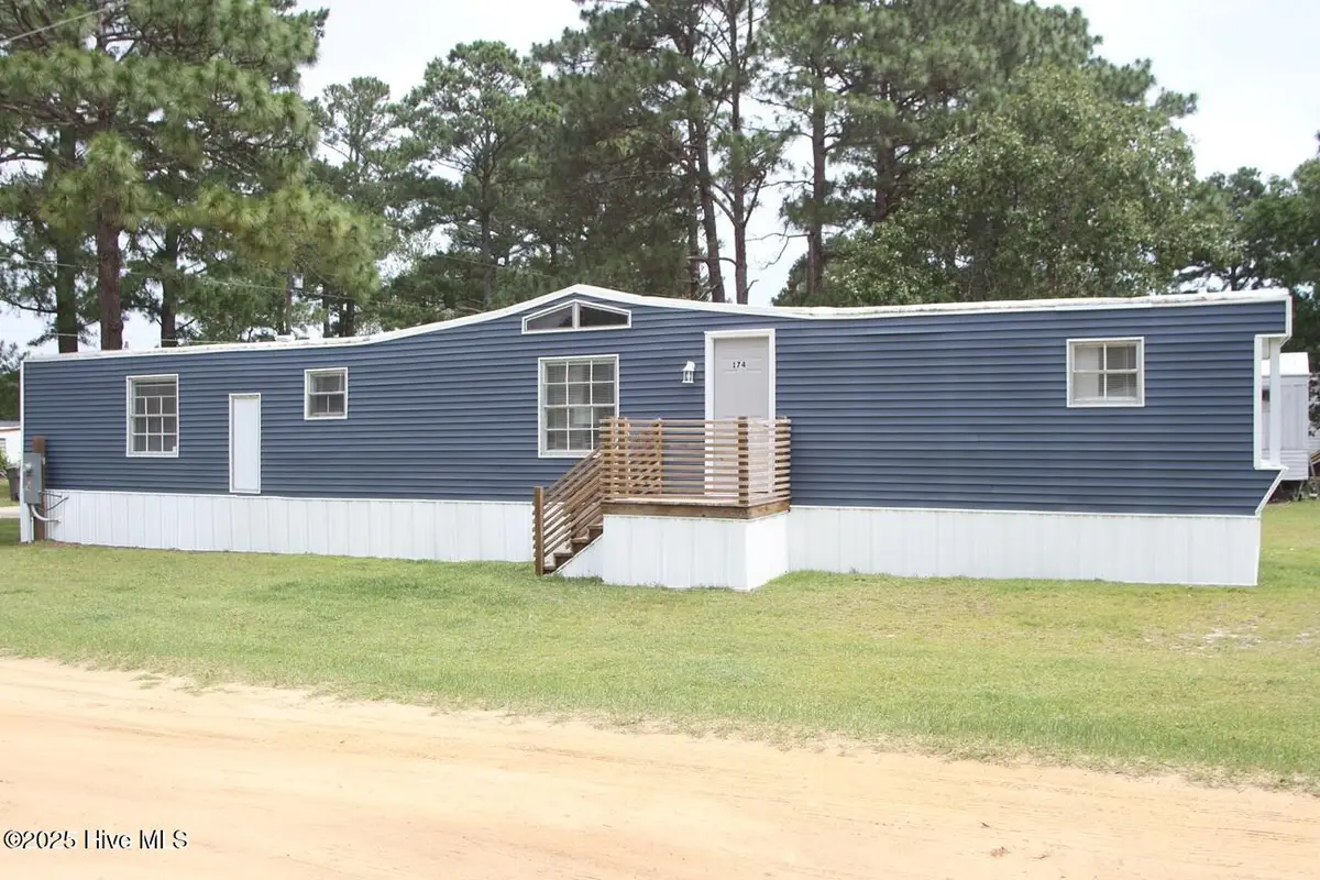 174 Lennondale Boulevard, Elizabethtown, NC 28337 - Image #1