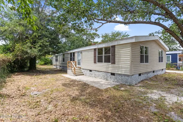 1070 Pinecrest Road, Southport, NC 28461