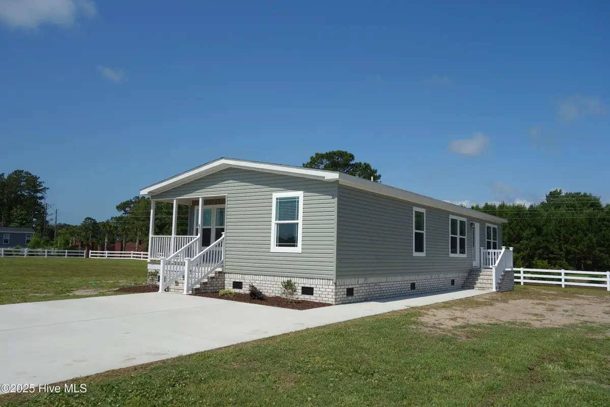 880 Yaupon Drive Sw, Calabash, NC 28467 - Image #1