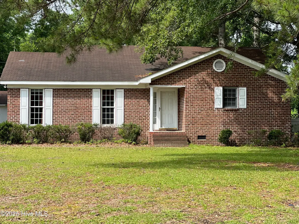 2746 Pinewood Drive, Kinston, NC 28504 - Image #1