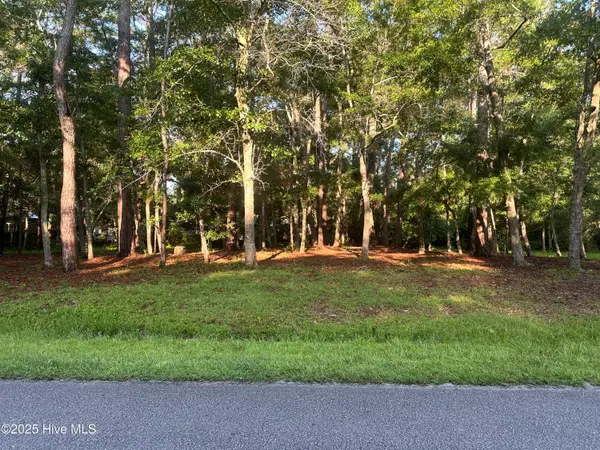 1784 Oak Street Sw, Ocean Isle Beach, NC 28469