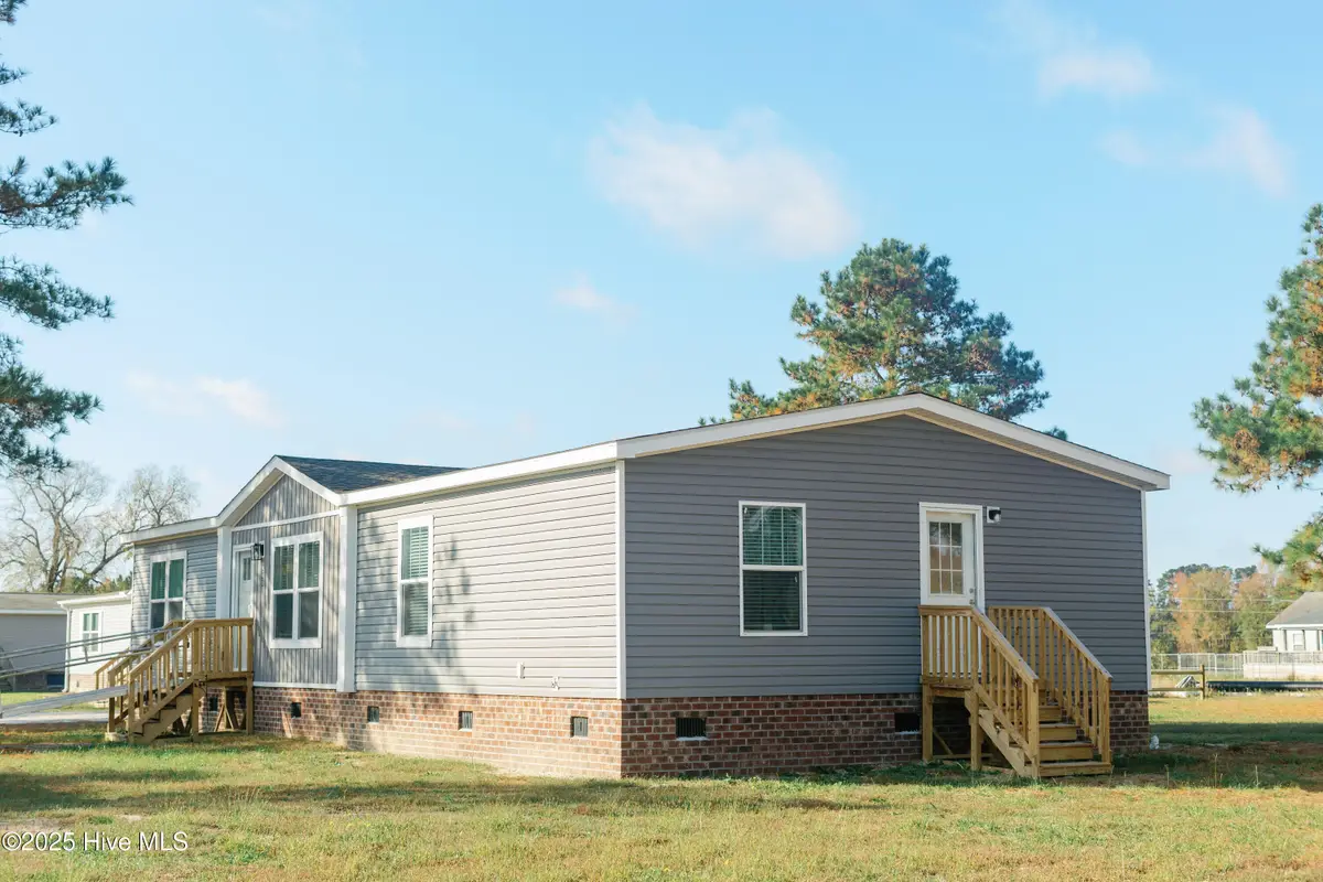 223 Ferrell Vance Lane, Pinetown, NC 27865 - Image #1