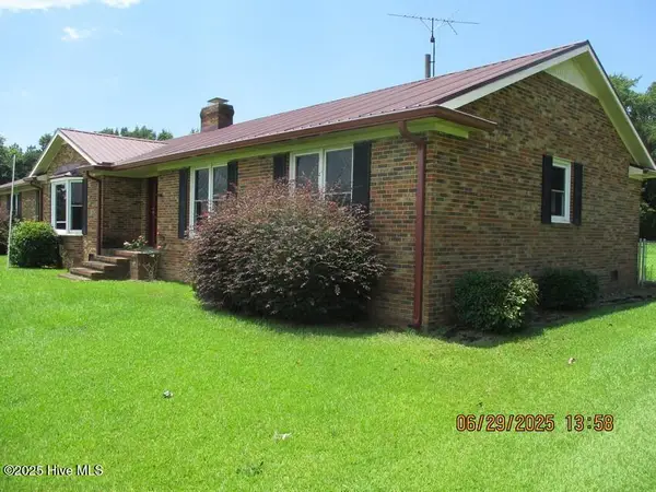 6930 Roseboro Highway, Roseboro, NC 28382