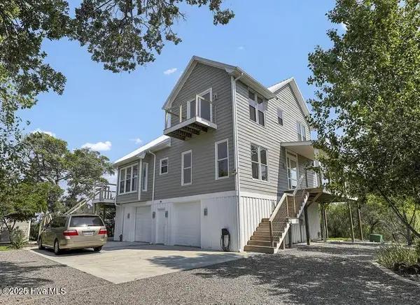 50 S Oak Drive, Surf City, NC 28445