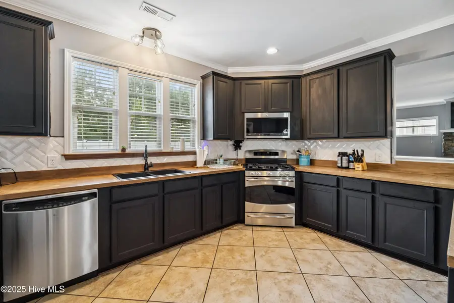 507 Walkens Woods Lane, Jacksonville, NC 28546 - Image #2