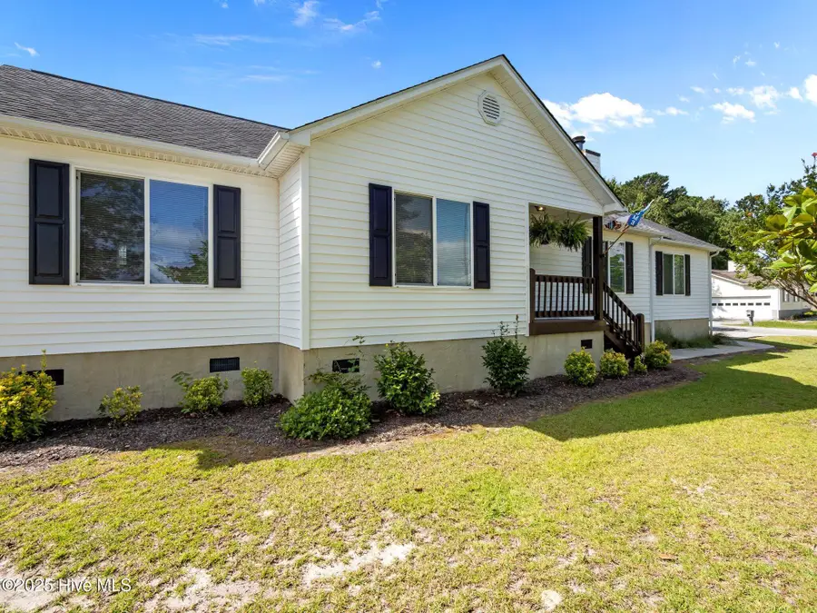 803 Wood Creek Drive, Hubert, NC 28539 - Image #2