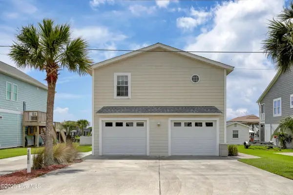 4069 4th Street, Surf City, NC 28445