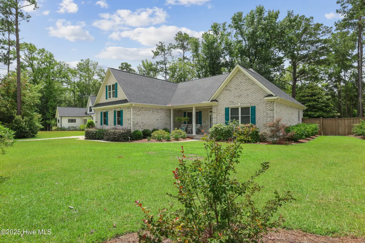 376 Crown Pointe Drive, Hampstead, NC 28443 - Image #1