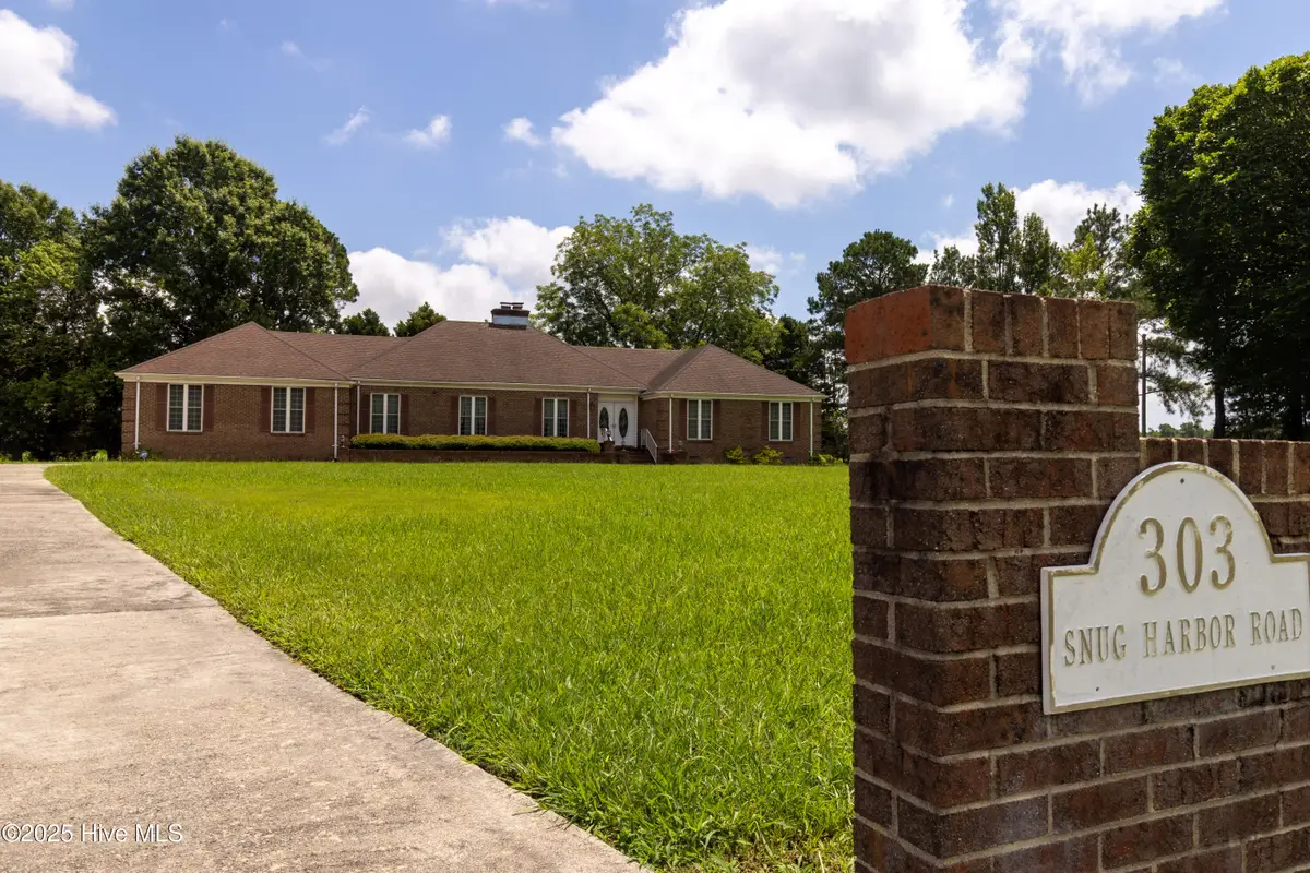 303 Snug Harbor Road, Hertford, NC 27944 - Image #1
