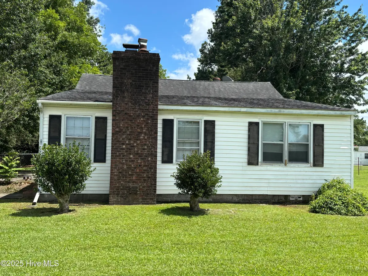 425 E Thurman Road, New Bern, NC 28560 - Image #1