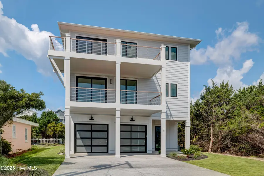 107 Raleigh Avenue, Surf City, NC 28445 - Image #2