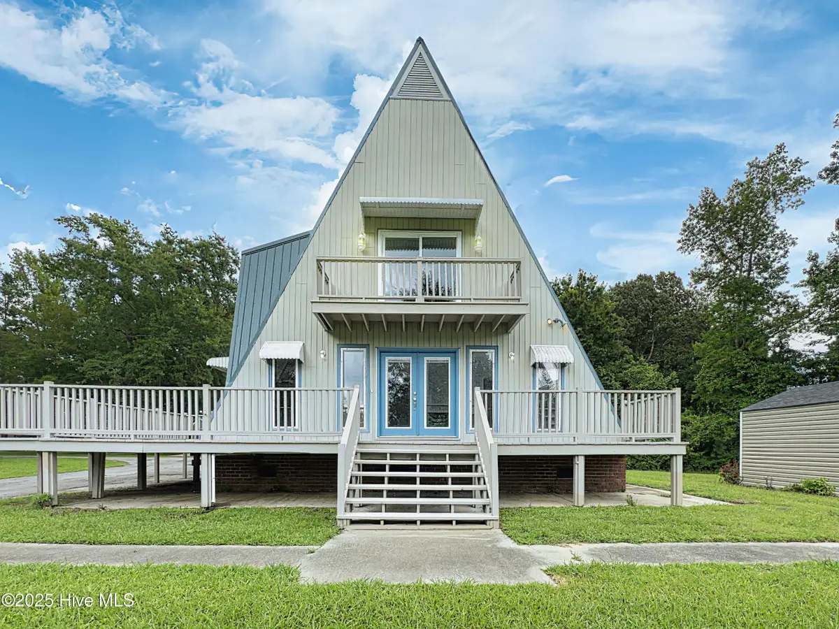 211 Country Club Boulevard, Jacksonville, NC 28540 - Image #1