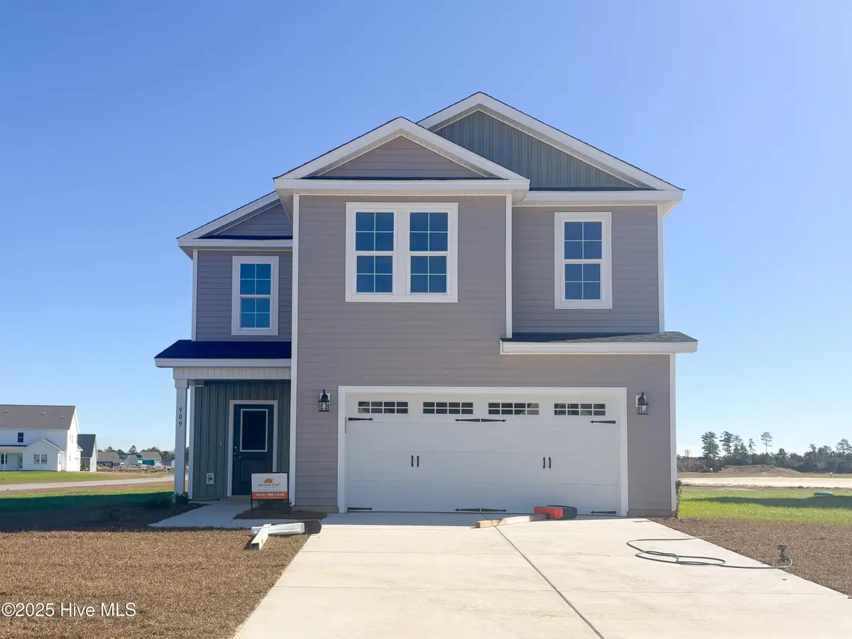 909 Wild Azalea Way, Hubert, NC 28539 - Image #1