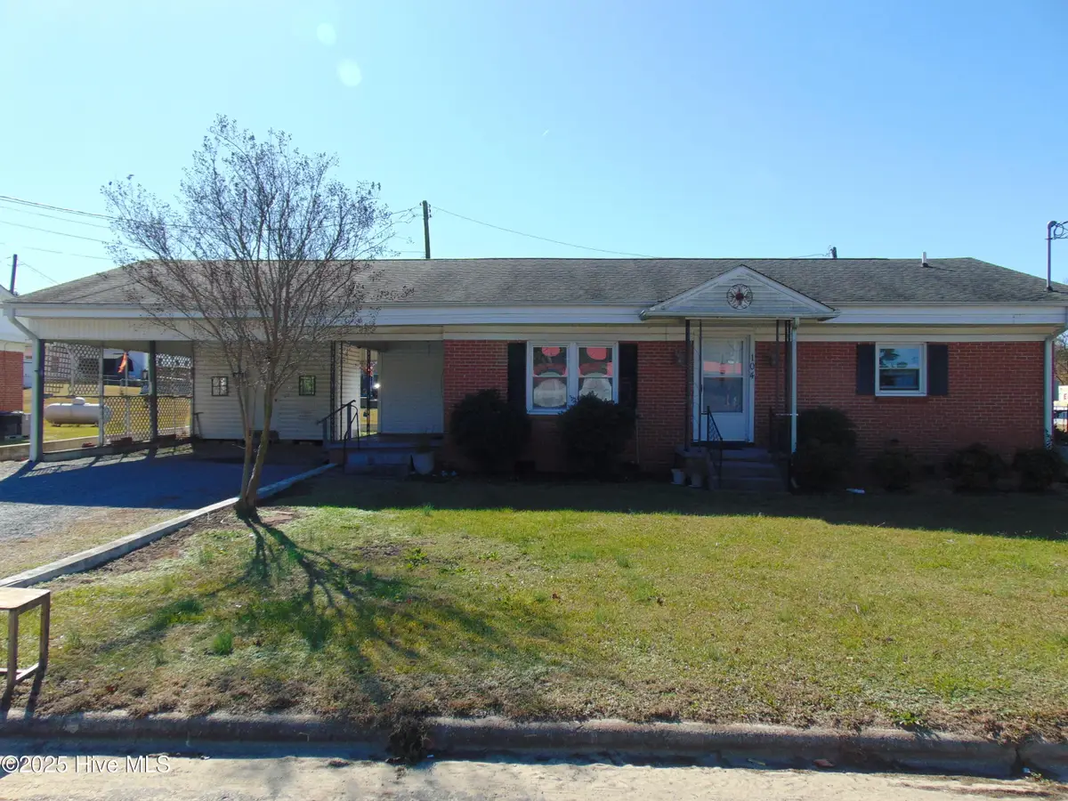 104 E Edgecombe Street, Macclesfield, NC 27852 - Image #1