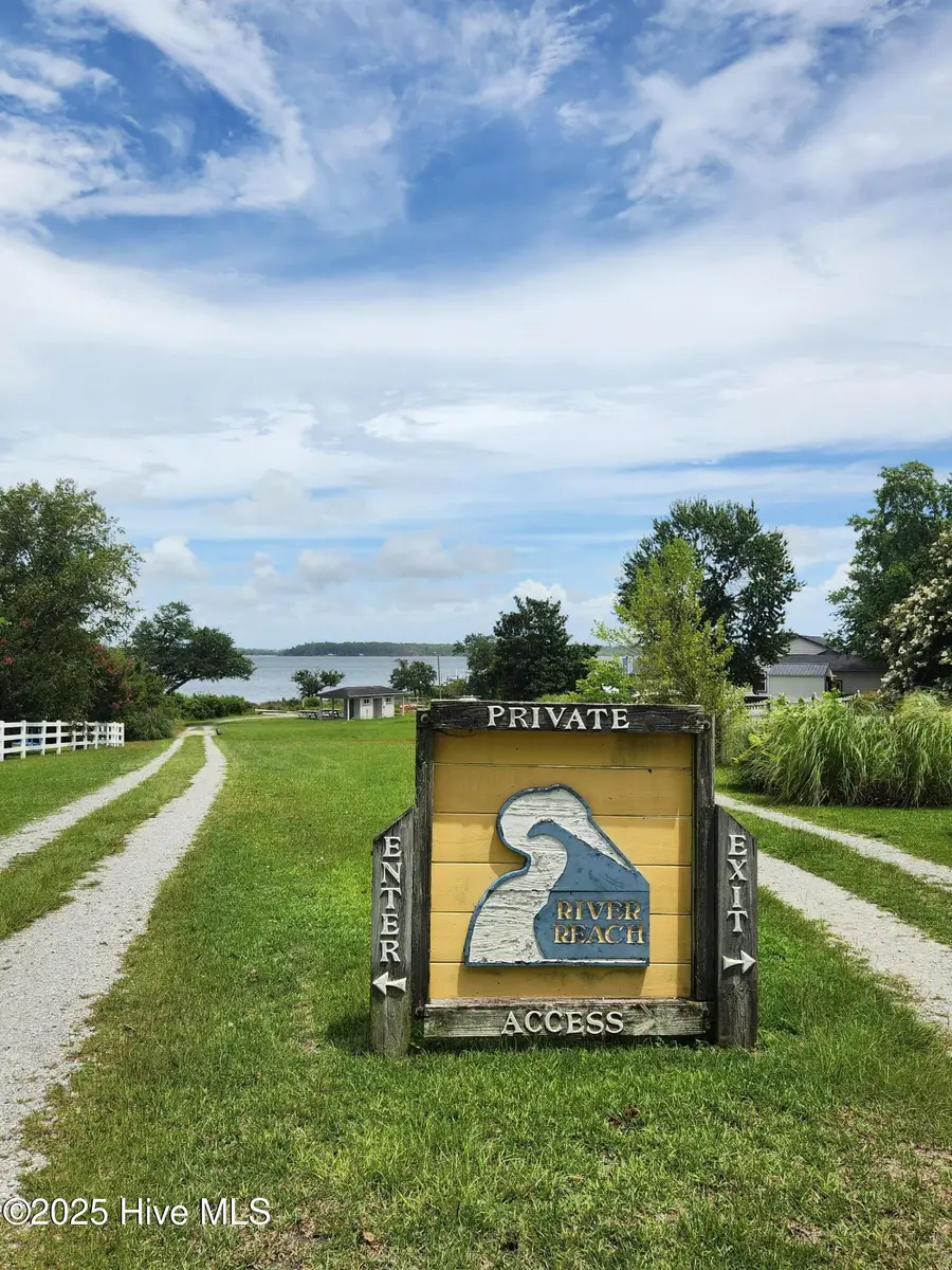 240 River Reach Drive, Swansboro, NC 28584 - Image #3