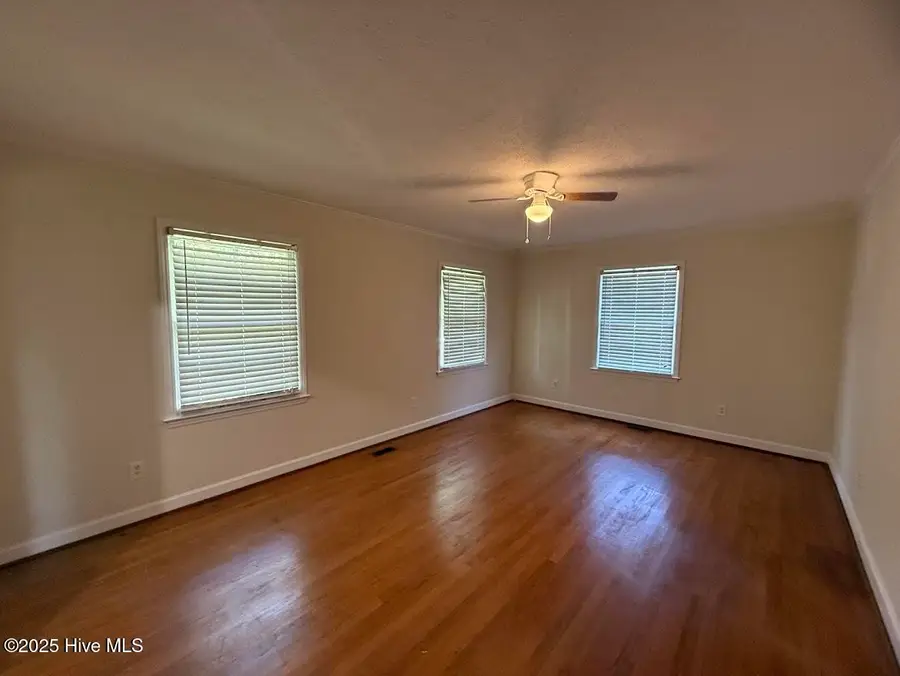 1006 E Scotsdale Road, Laurinburg, NC 28352 - Image #3