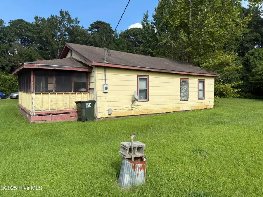 217 W South Street, Rose Hill, NC 28458 - Image #2