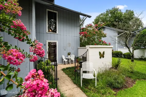 4 Foxhill Circle, Foxfire Village, NC 27281