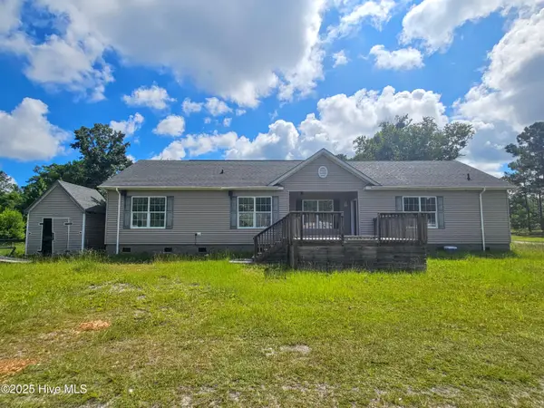 200 Bumpy Lane, Rocky Point, NC 28457