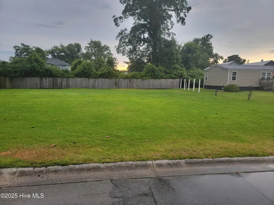 805 Pavie Avenue, New Bern, NC 28562 - Image #3