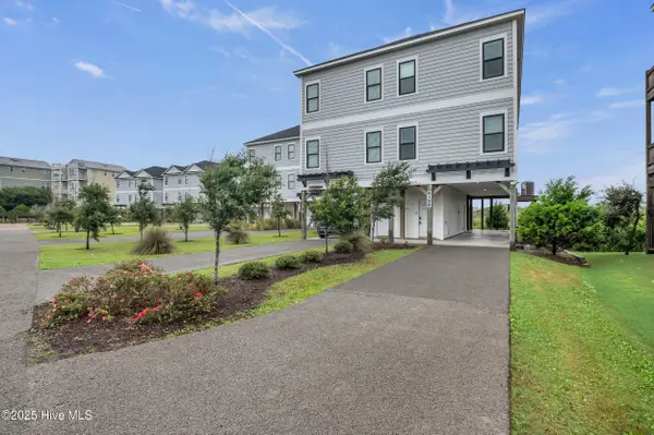 819 New River Drive #B, Surf City, NC 28445