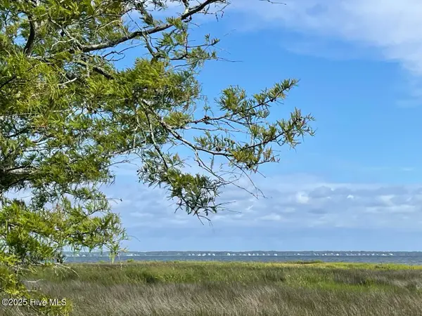 239 Garbacon Drive, Beaufort, NC 28516