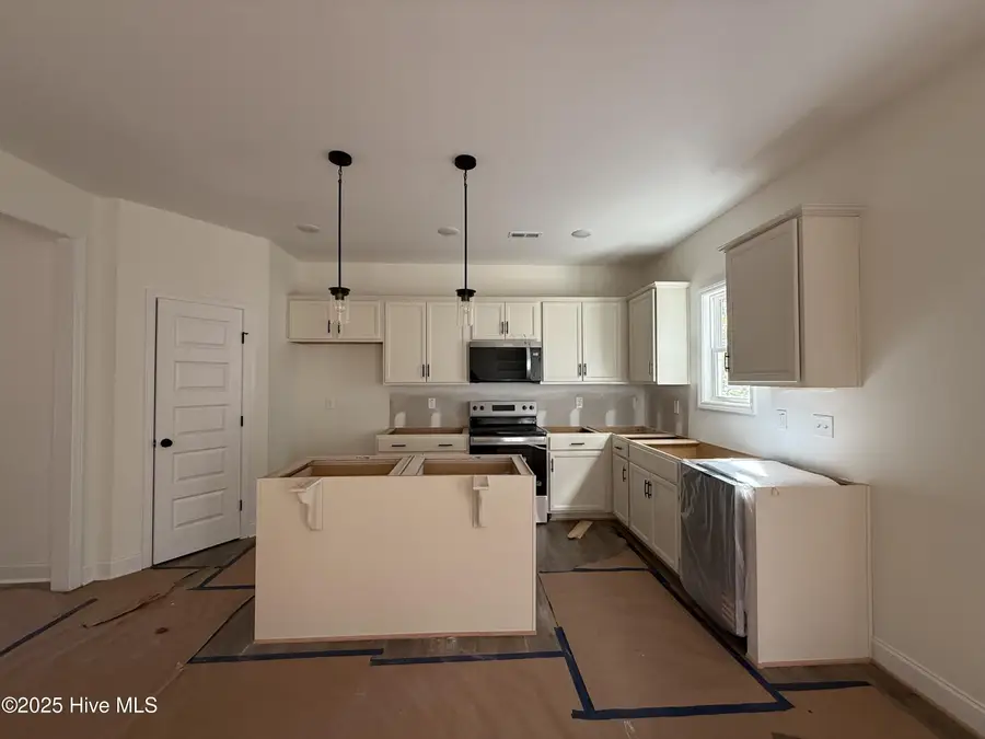 218 Hillcrest Lane, Clayton, NC 27520 - Image #2