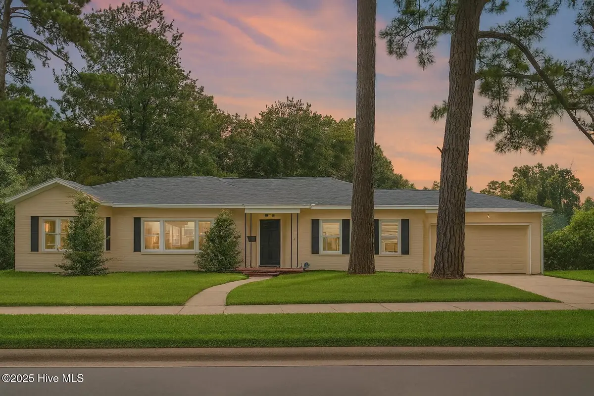 827 Colonial Drive, Wilmington, NC 28403 - Image #1