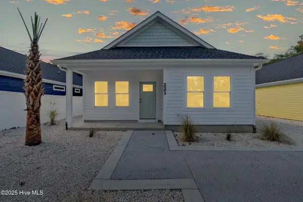 221 NE 75th Street, Oak Island, NC 28465