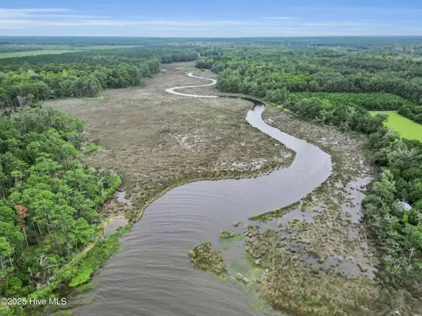 695 Sandy Point Drive, Beaufort, NC 28516